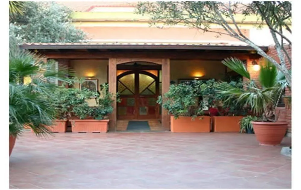 Hotel פרטיליה