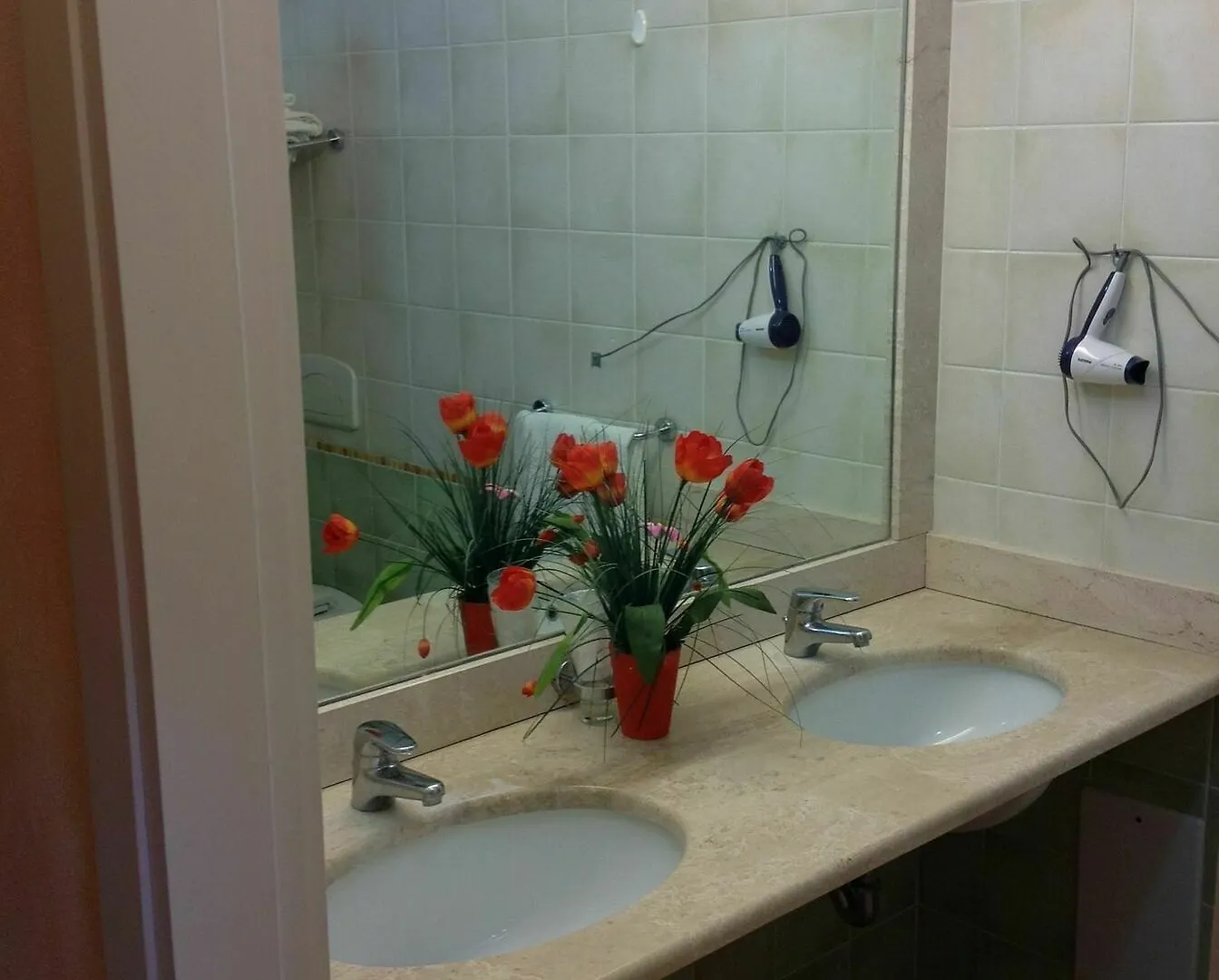 Hotel פרטיליה